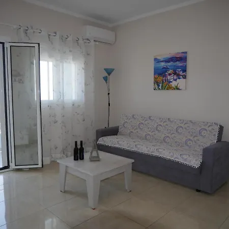 Roza's Family House * إيميروفيغلي