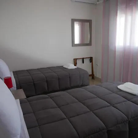 Roza's Family House דירה *