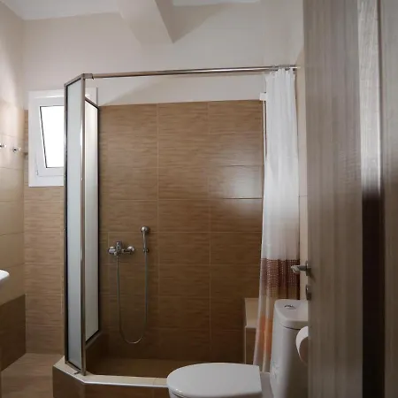 Roza's Family House *