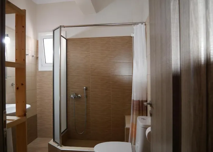 Roza's Family House *