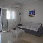 Roza's Family House * Imerovigli (Santorini)