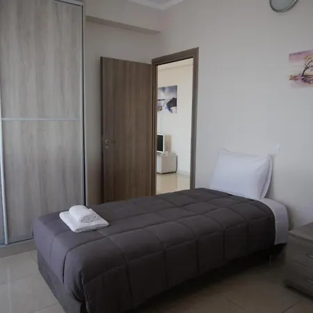 Διαμέρισμα Roza's Family House *