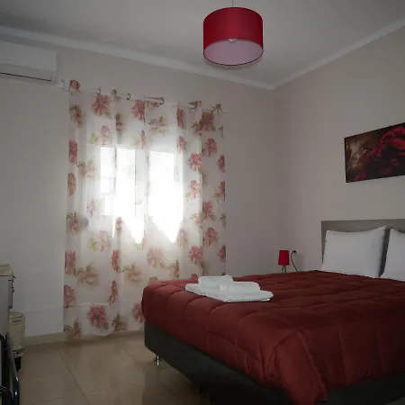 דירה Roza's Family House